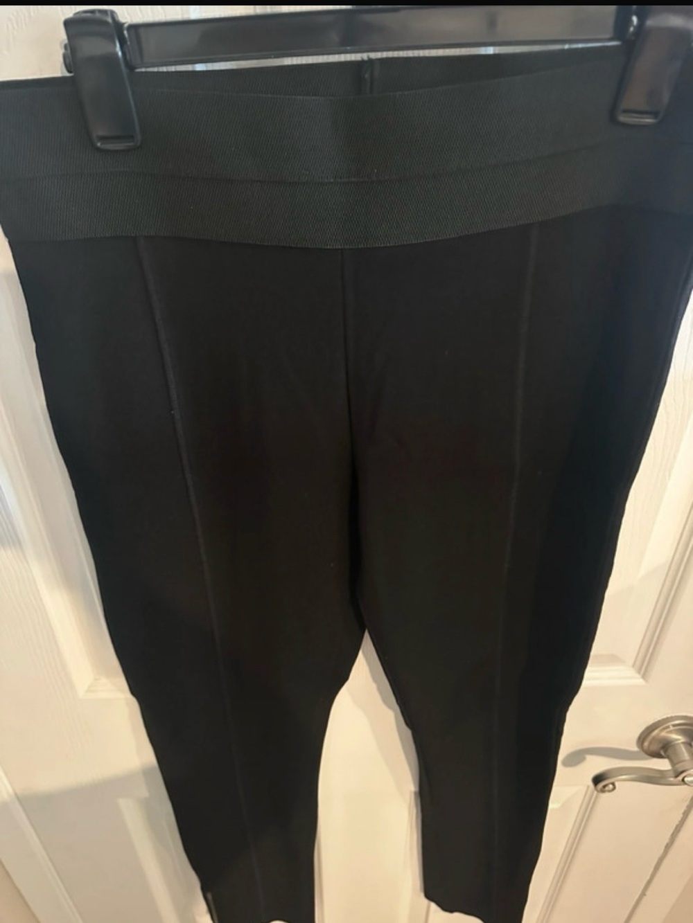 Women's pants/leggings with zipper at the bottom. Thick elastic waist. Brand Dex